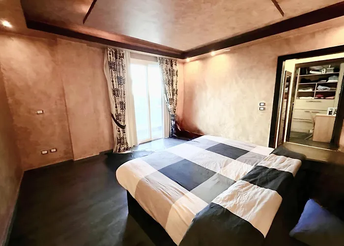 Family-friendly Getaway With Jacuzzi-garden-resort And Mountain Views
